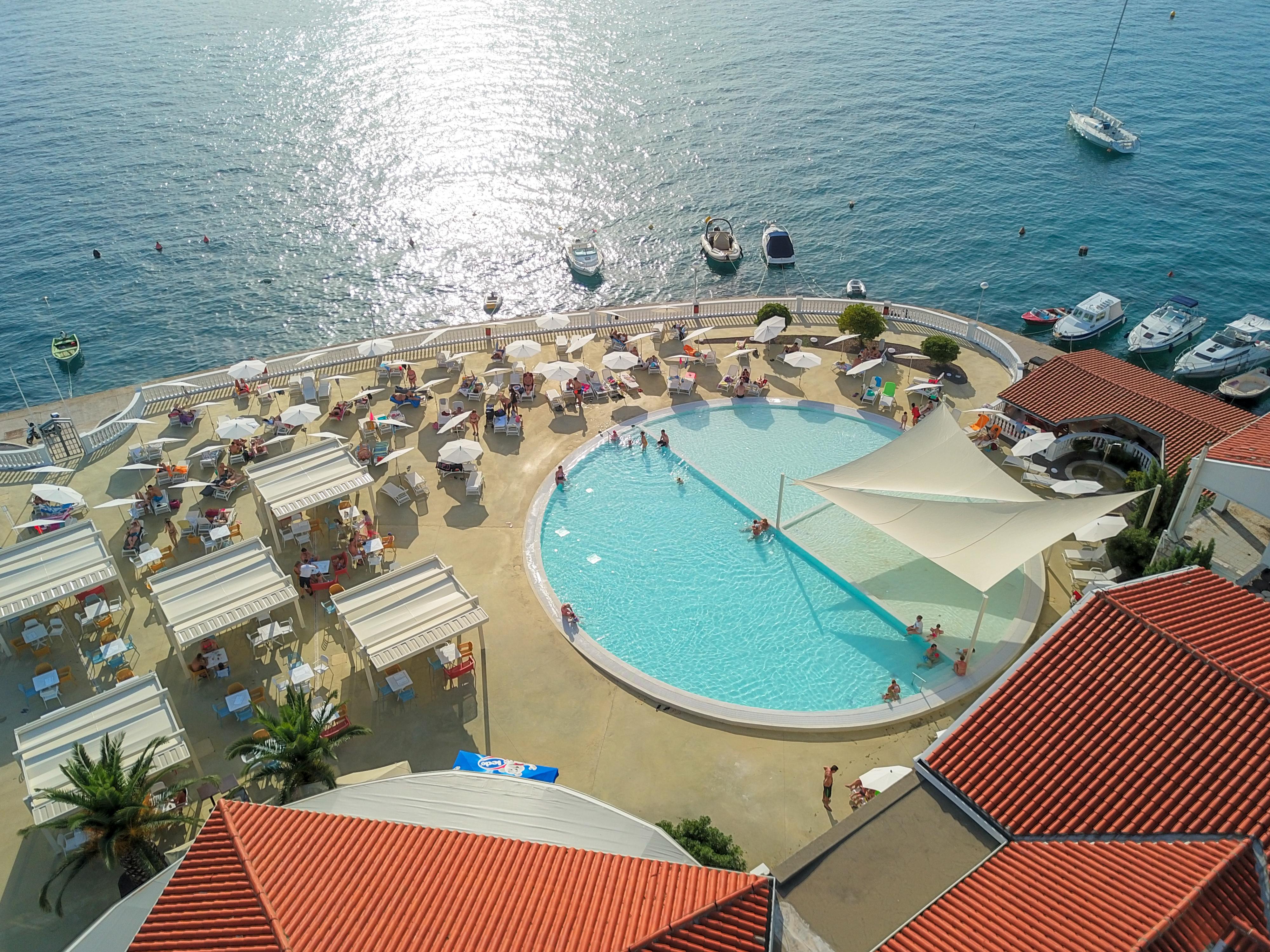Hotel Katarina Selce Bagian luar foto