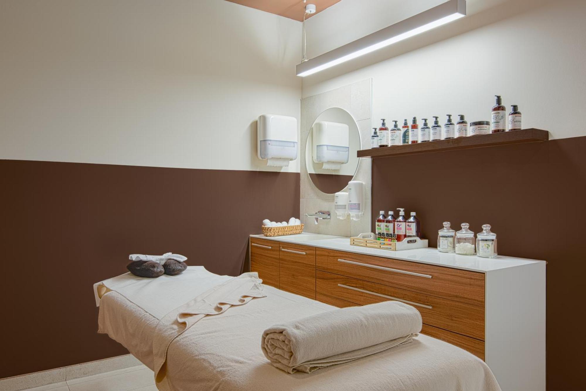 Hotel Katarina Selce Bagian luar foto