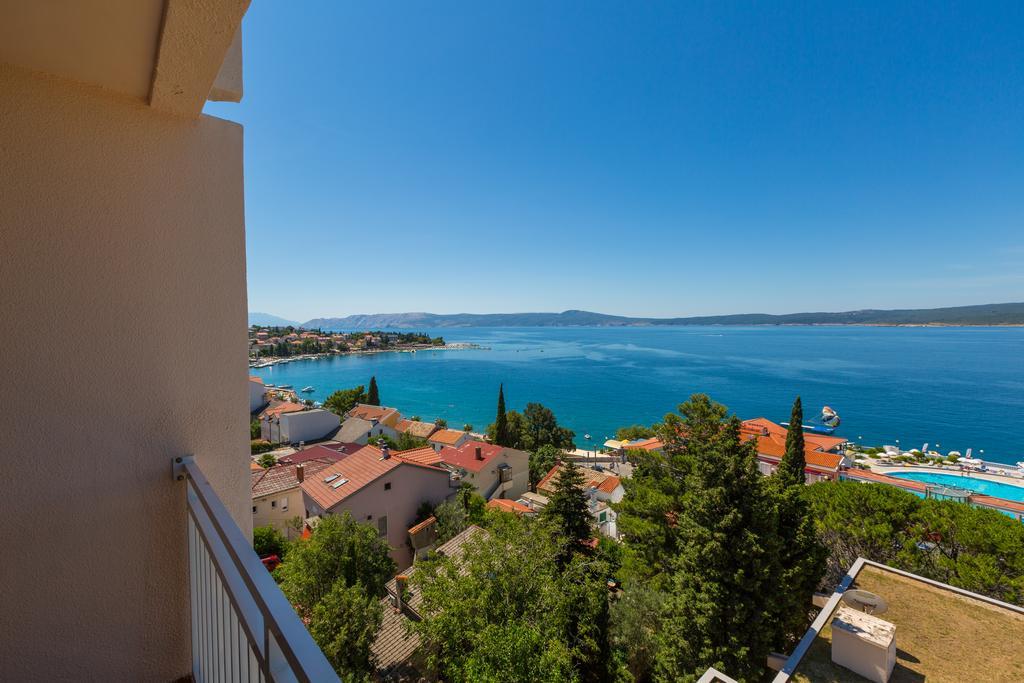 Hotel Katarina Selce Bagian luar foto
