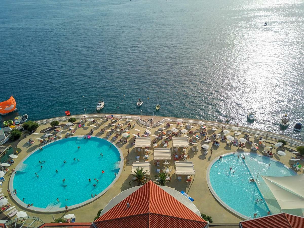 Hotel Katarina Selce Bagian luar foto